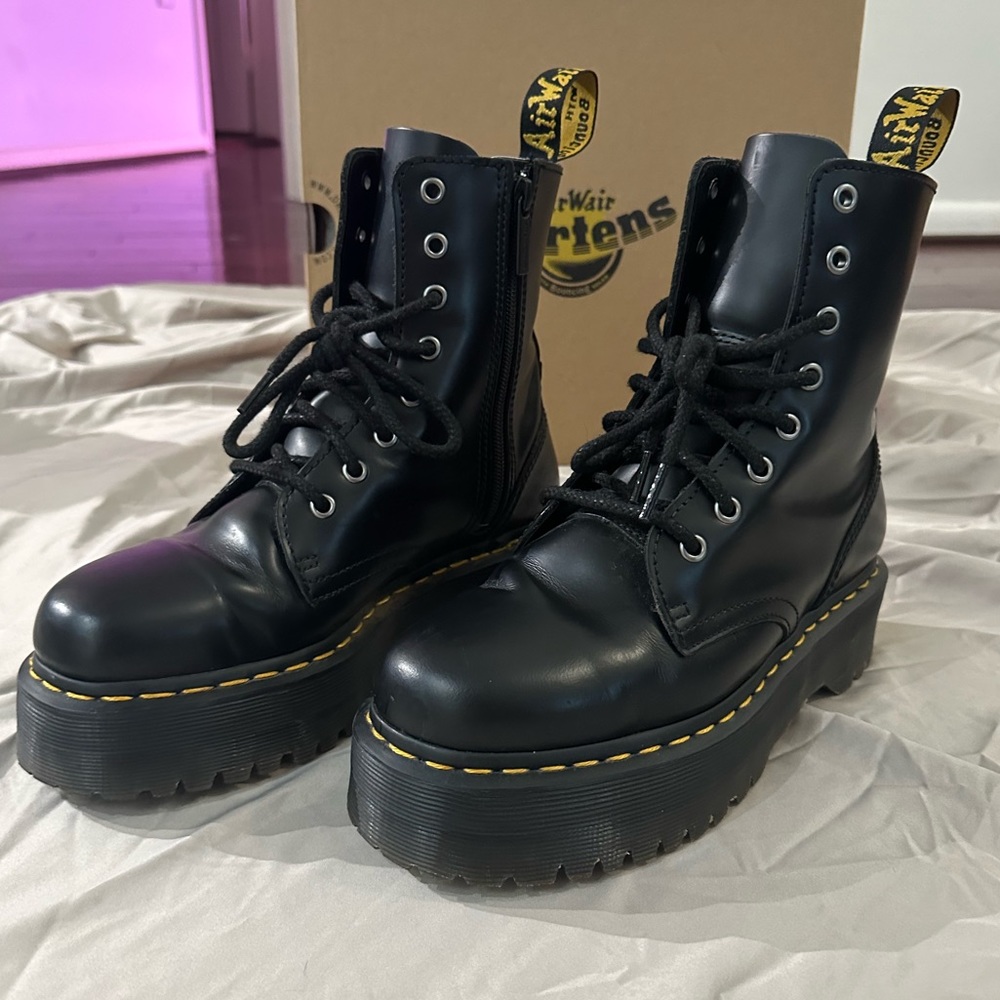 DR MARTENS JADON BOOT BLACK SMOOTH LEATHER PLATFORMS Women’s